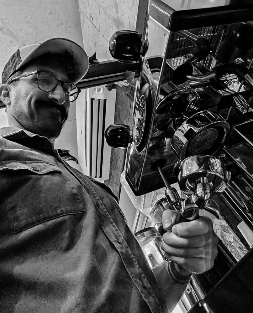 Ilko Tomov at the espresso machine in Darkroom
